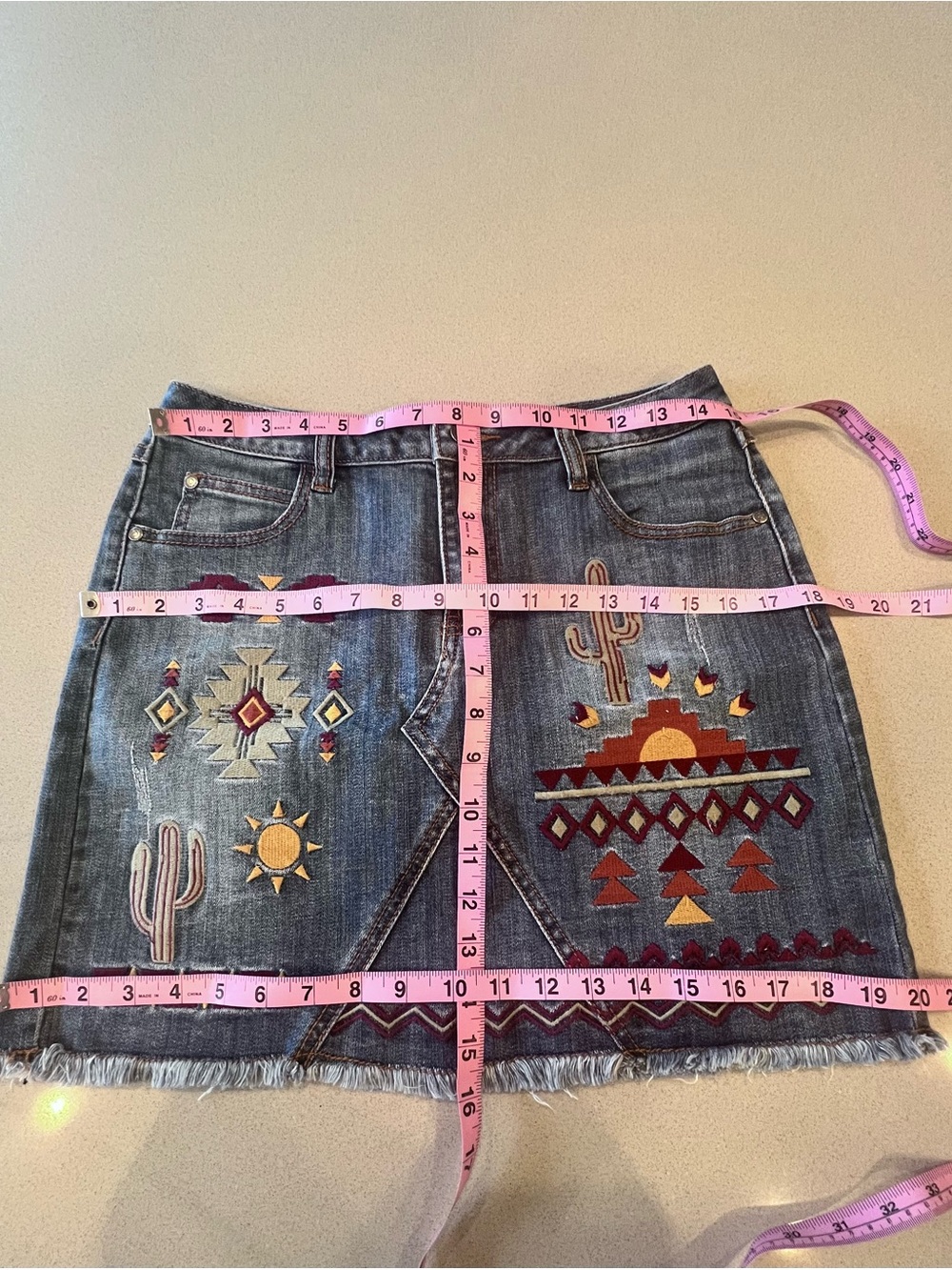 Stetson Embroidered Denim Mini Skirt Southwest Cactus Motif Western Boho Sz 6 - Picture 4 of 12